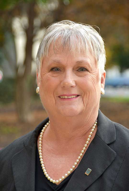 Picture of Linda Greer, RN